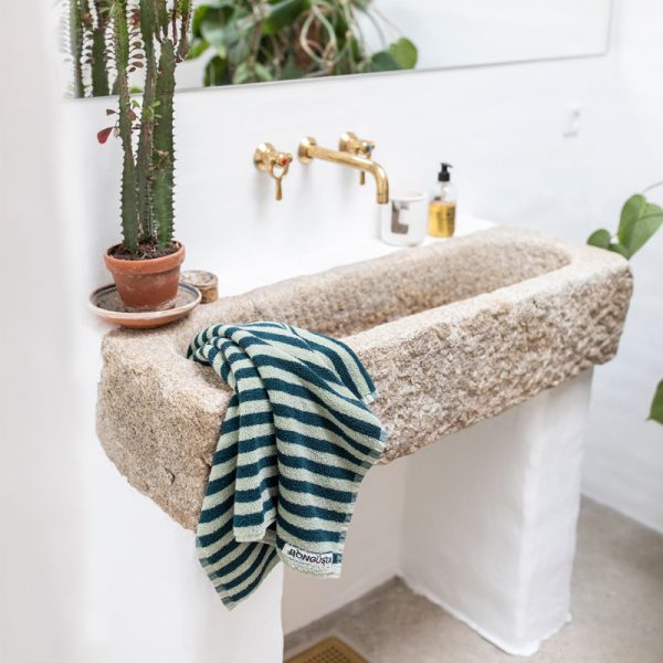 Naram towel 50x80cm - handdoek - seafoam/deep teal