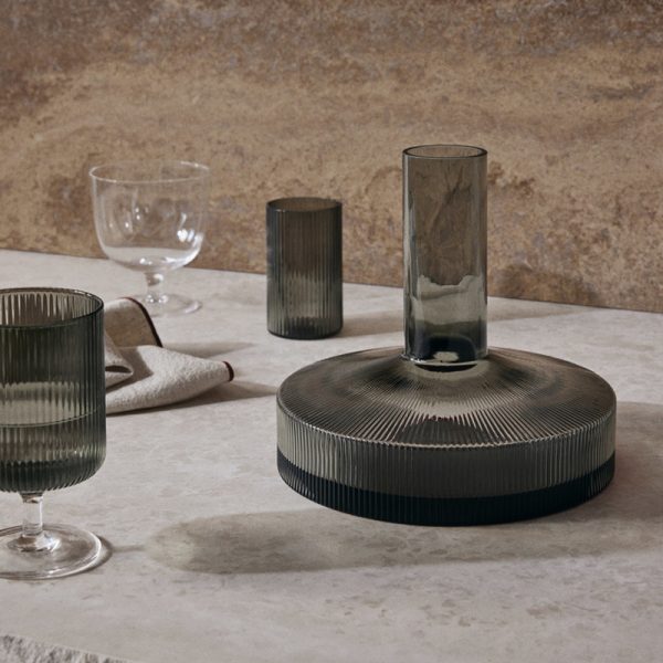 Ripple wine carafe - wijnkaraf - smoked grey
