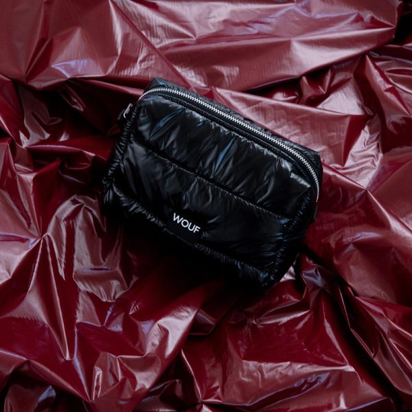 Black glossy toiletry bag - toilettas