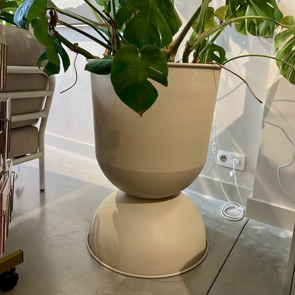 Hourglass pot large – bloempot – cashmere